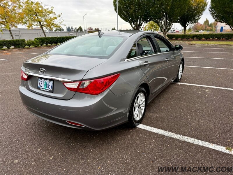 2013 Hyundai SONATA GLS Newer Tires 35-MPG   - Photo 8 - Hillsboro, OR 97123