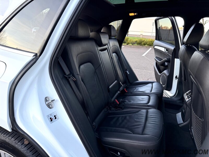 2017 Audi Q5 2.0T quattro Premium Loaded Pano Roof Heated Seats   - Photo 23 - Hillsboro, OR 97123