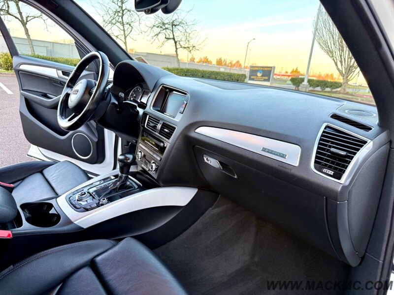 2017 Audi Q5 2.0T quattro Premium Loaded Pano Roof Heated Seats   - Photo 2 - Hillsboro, OR 97123