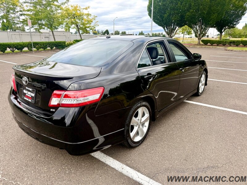 2011 Toyota Camry SE - Photo 6 - Hillsboro, OR 97123