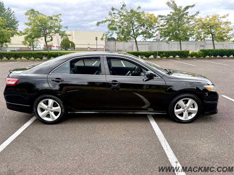 2011 Toyota Camry SE - Photo 8 - Hillsboro, OR 97123