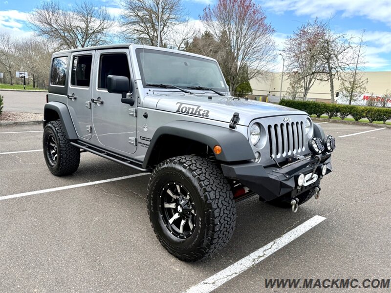 2015 Jeep Wrangler Unlimited Sport 6-Speed Manual Hardtop   - Photo 6 - Hillsboro, OR 97123