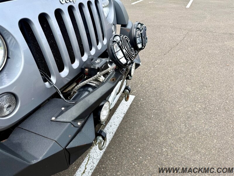2015 Jeep Wrangler Unlimited Sport 6-Speed Manual Hardtop   - Photo 11 - Hillsboro, OR 97123