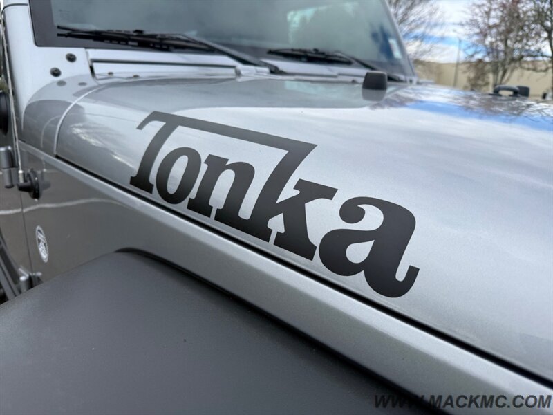 2015 Jeep Wrangler Unlimited Sport 6-Speed Manual Hardtop   - Photo 27 - Hillsboro, OR 97123