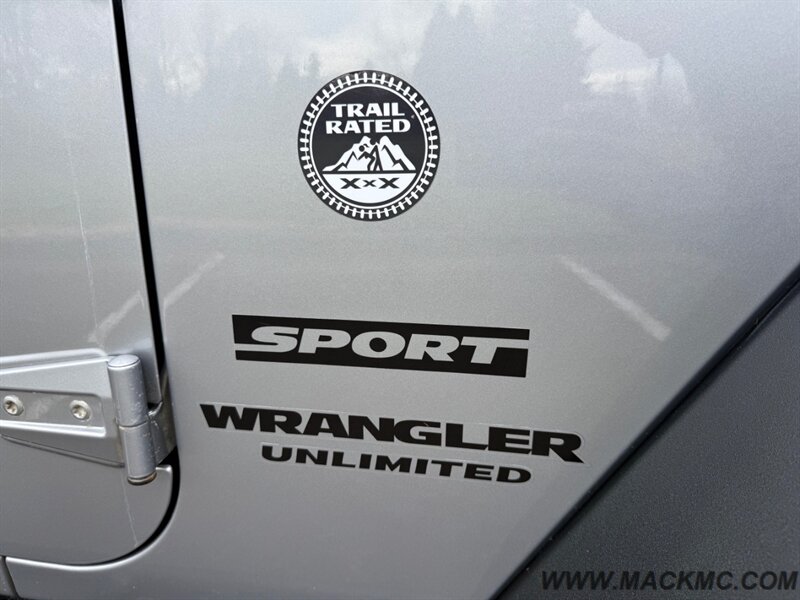 2015 Jeep Wrangler Unlimited Sport 6-Speed Manual Hardtop   - Photo 26 - Hillsboro, OR 97123