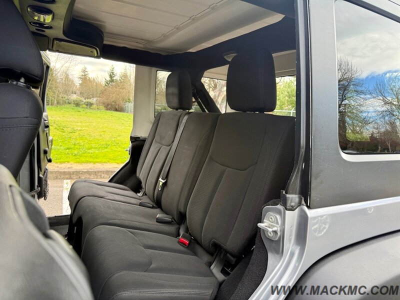 2015 Jeep Wrangler Unlimited Sport 6-Speed Manual Hardtop   - Photo 20 - Hillsboro, OR 97123