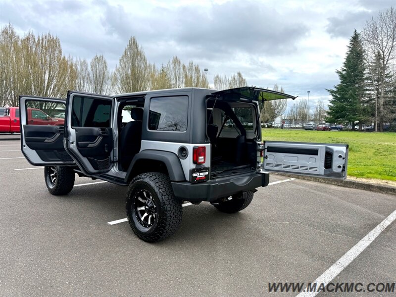 2015 Jeep Wrangler Unlimited Sport 6-Speed Manual Hardtop   - Photo 32 - Hillsboro, OR 97123