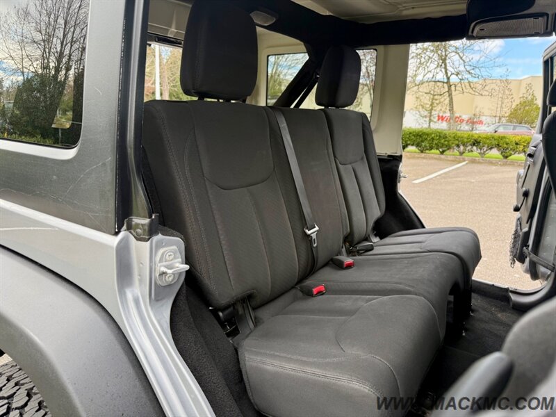 2015 Jeep Wrangler Unlimited Sport 6-Speed Manual Hardtop   - Photo 21 - Hillsboro, OR 97123