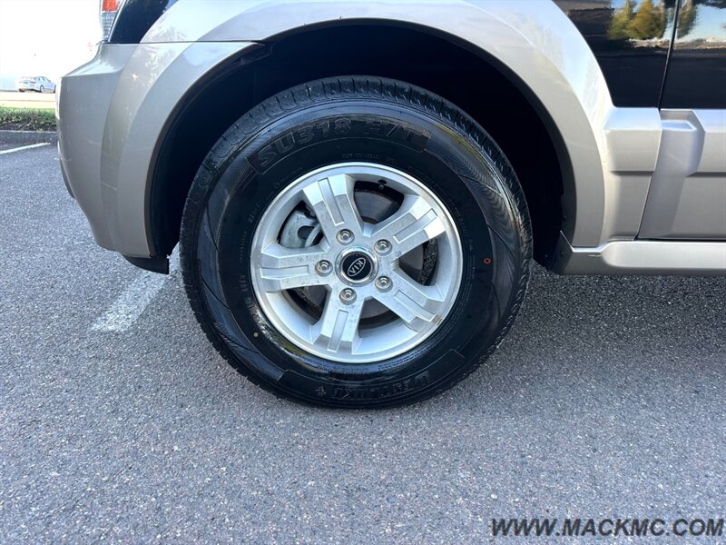 2005 Kia Sorento EX   - Photo 10 - Hillsboro, OR 97123