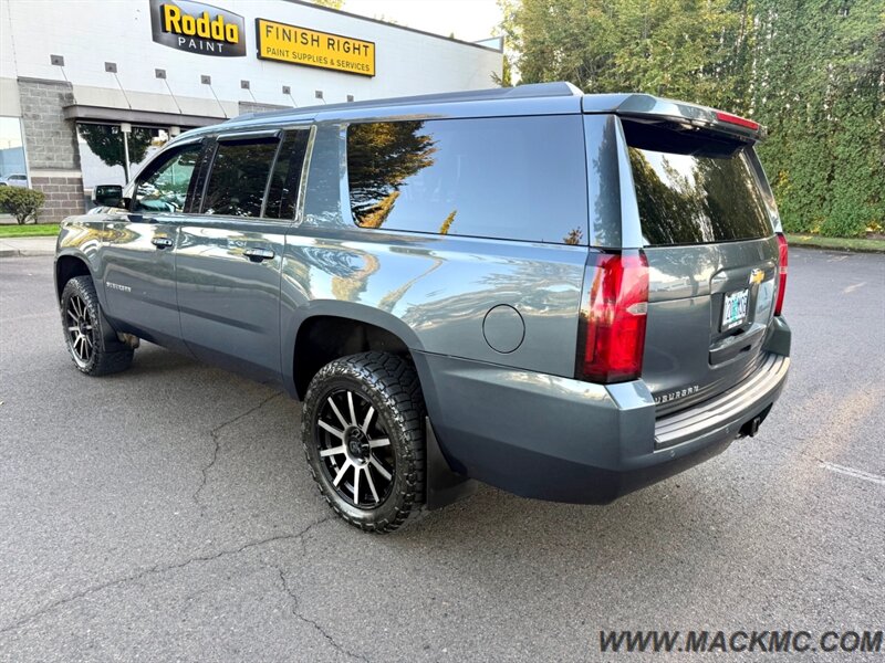 2020 Chevrolet Suburban LT 3RD Row 8 Passenger Premium Wheels 4X4 - Photo 8 - Hillsboro, OR 97123