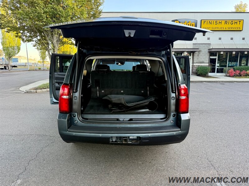 2020 Chevrolet Suburban LT 3RD Row 8 Passenger Premium Wheels 4X4 - Photo 27 - Hillsboro, OR 97123