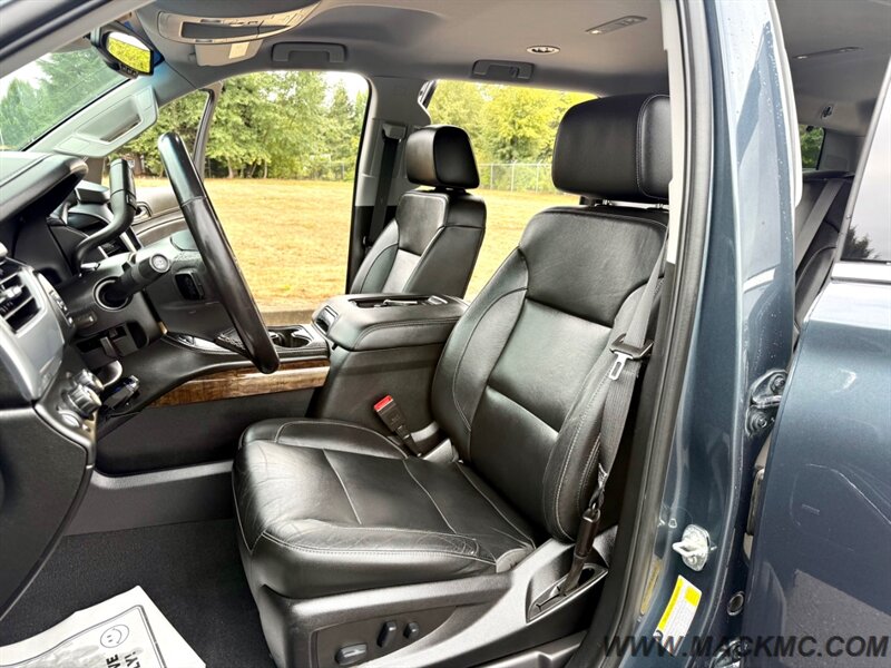 2020 Chevrolet Suburban LT 3RD Row 8 Passenger Premium Wheels 4X4 - Photo 14 - Hillsboro, OR 97123