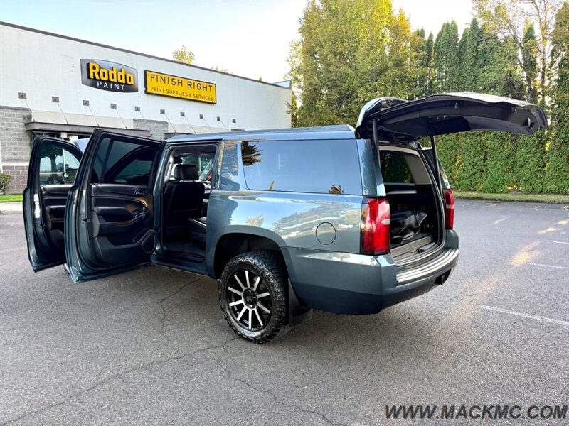 2020 Chevrolet Suburban LT 3RD Row 8 Passenger Premium Wheels 4X4 - Photo 26 - Hillsboro, OR 97123