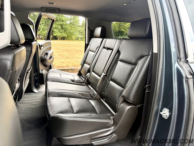 2020 Chevrolet Suburban LT 3RD Row 8 Passenger Premium Wheels 4X4 - Photo 16 - Hillsboro, OR 97123