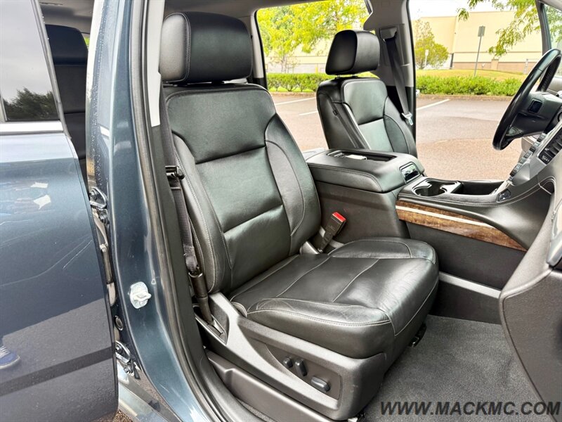 2020 Chevrolet Suburban LT 3RD Row 8 Passenger Premium Wheels 4X4 - Photo 15 - Hillsboro, OR 97123