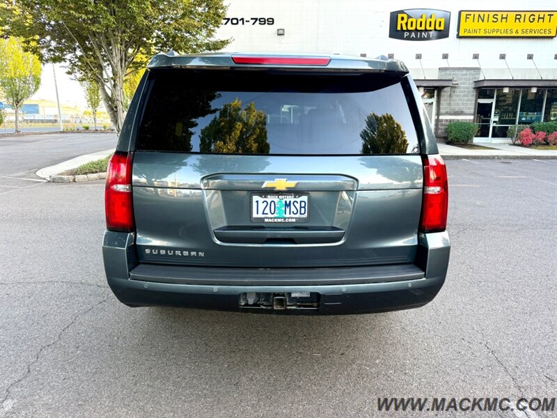 2020 Chevrolet Suburban LT 3RD Row 8 Passenger Premium Wheels 4X4 - Photo 7 - Hillsboro, OR 97123