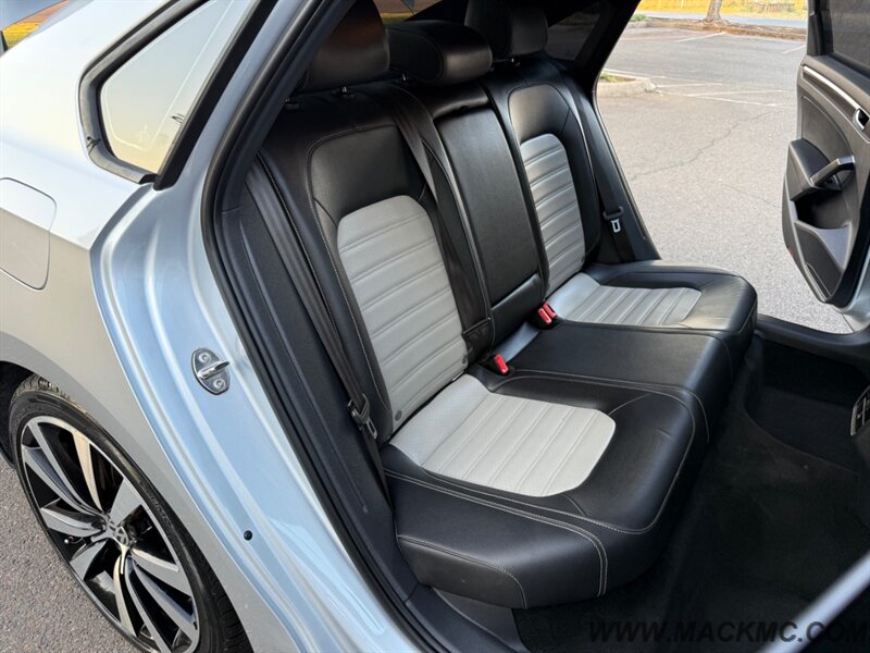 2018 Volkswagen Passat V6 GT - Photo 12 - Hillsboro, OR 97123