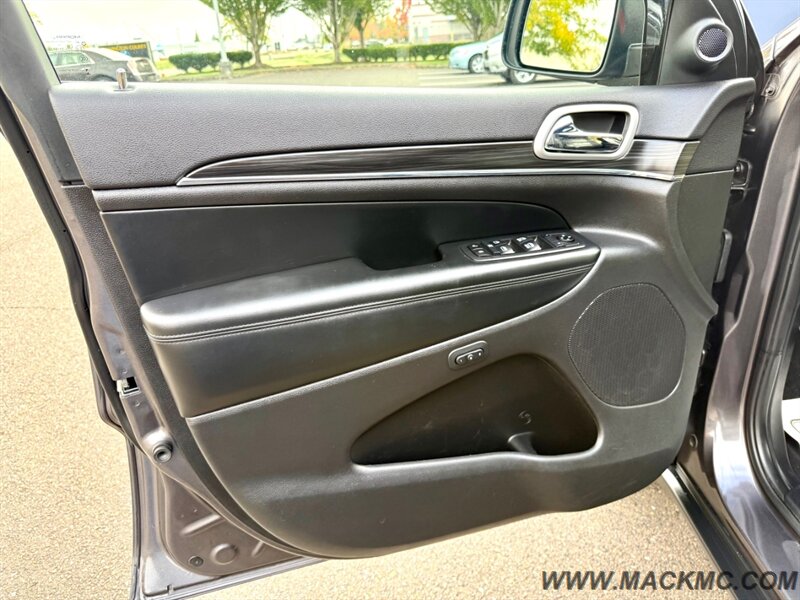 2020 Jeep Grand Cherokee Limited AWD Loaded Leather Pano Roof back Up Camer - Photo 28 - Hillsboro, OR 97123