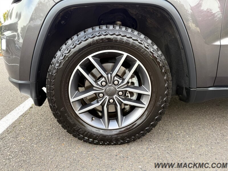 2020 Jeep Grand Cherokee Limited AWD Loaded Leather Pano Roof back Up Camer - Photo 4 - Hillsboro, OR 97123
