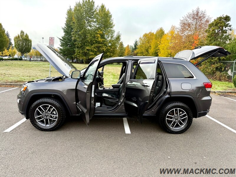 2020 Jeep Grand Cherokee Limited AWD Loaded Leather Pano Roof back Up Camer - Photo 33 - Hillsboro, OR 97123