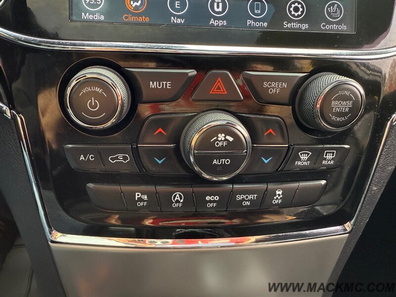 2020 Jeep Grand Cherokee Limited AWD Loaded Leather Pano Roof back Up Camer - Photo 16 - Hillsboro, OR 97123