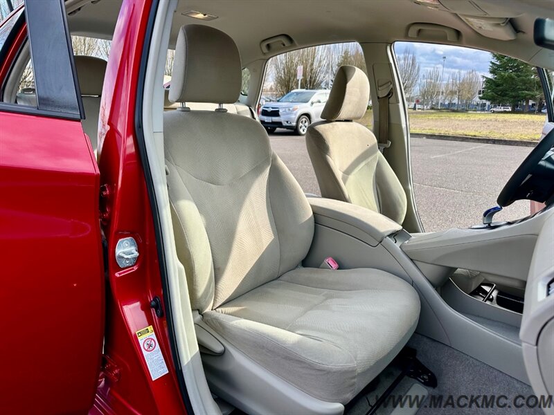 2010 Toyota Prius II Low Miles Brand New Tires 48-MPG   - Photo 10 - Hillsboro, OR 97123