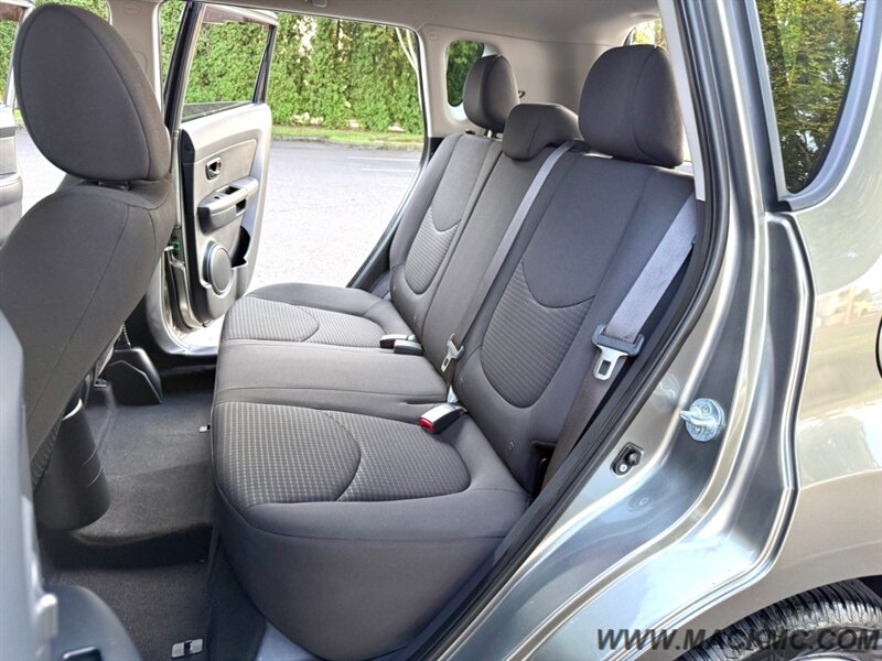 2013 Kia Soul Automatic 1-Owner 34K Low Miles 30-MPG - Photo 17 - Hillsboro, OR 97123