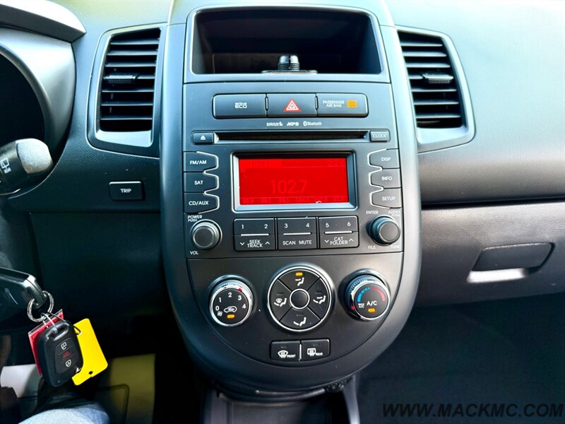 2013 Kia Soul Automatic 1-Owner 34K Low Miles 30-MPG - Photo 14 - Hillsboro, OR 97123