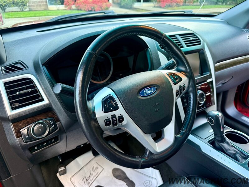 2013 Ford Explorer Limited Loaded Leather Dual Roof AWD - Photo 12 - Hillsboro, OR 97123