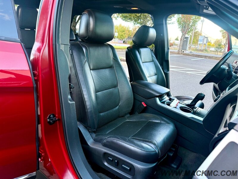 2013 Ford Explorer Limited Loaded Leather Dual Roof AWD - Photo 20 - Hillsboro, OR 97123