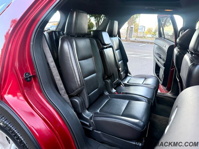 2013 Ford Explorer Limited Loaded Leather Dual Roof AWD - Photo 19 - Hillsboro, OR 97123