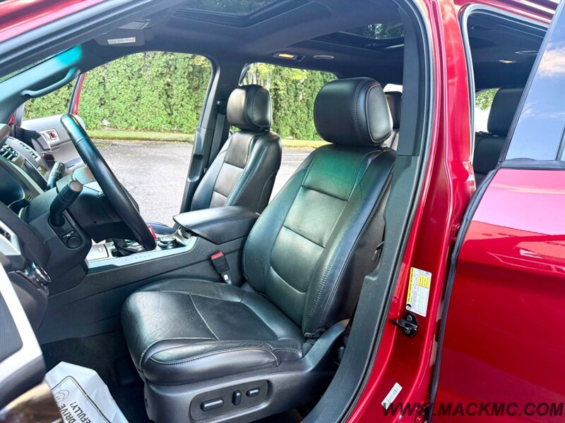 2013 Ford Explorer Limited Loaded Leather Dual Roof AWD - Photo 18 - Hillsboro, OR 97123