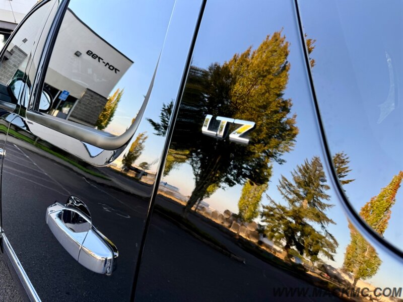 2013 Chevrolet Suburban LTZ 4x4 loaded 3Rd Row Back Up Camera - Photo 29 - Hillsboro, OR 97123