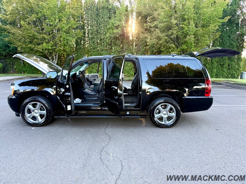 2013 Chevrolet Suburban LTZ 4x4 loaded 3Rd Row Back Up Camera - Photo 33 - Hillsboro, OR 97123
