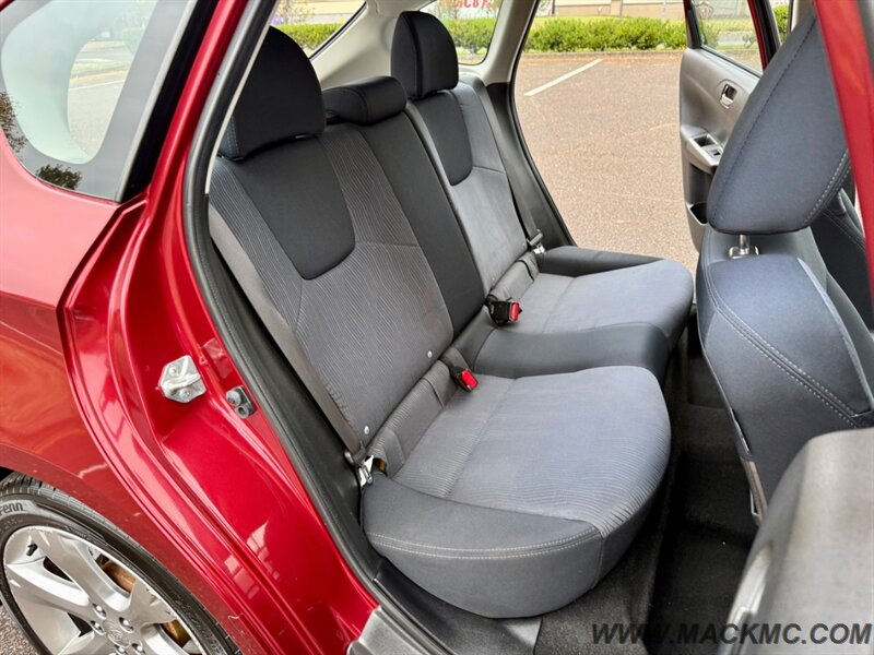 2011 Subaru Impreza Outback Sport 1-Owner 5-Speed Manual - Photo 14 - Hillsboro, OR 97123