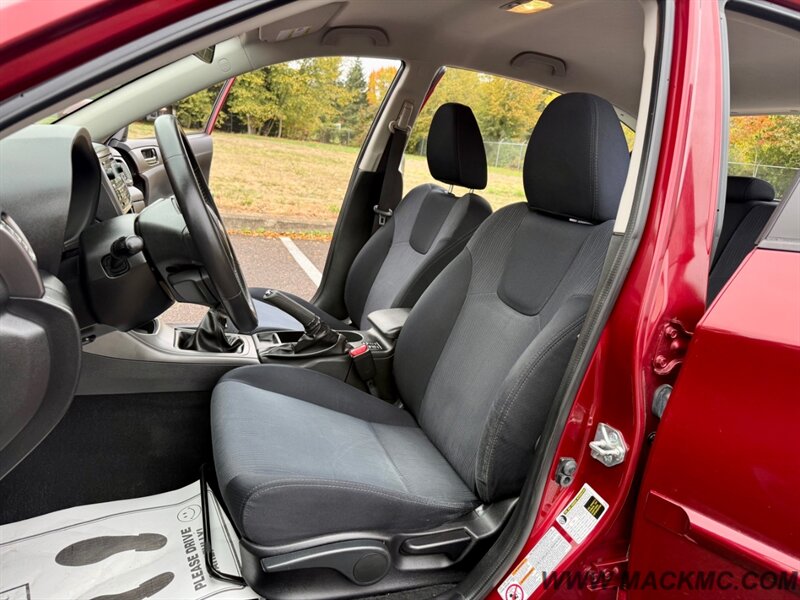 2011 Subaru Impreza Outback Sport 1-Owner 5-Speed Manual - Photo 11 - Hillsboro, OR 97123