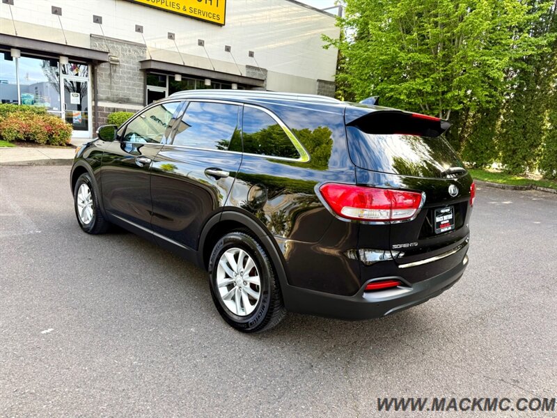 2016 Kia Sorento LX 3Rd Row Back Up Camera 29-MPG   - Photo 9 - Hillsboro, OR 97123