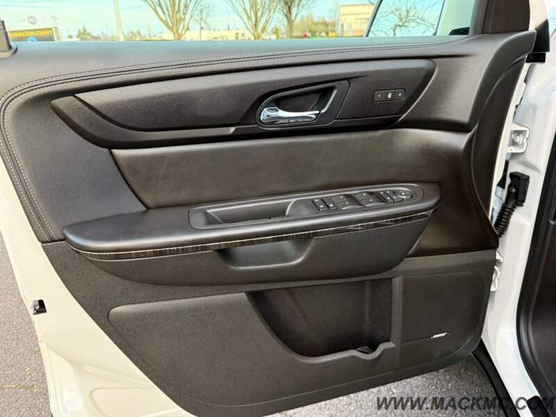 2017 GMC Acadia Limited Loaded Captian Chairs 3RD Row Navi Back Up Cam   - Photo 29 - Hillsboro, OR 97123