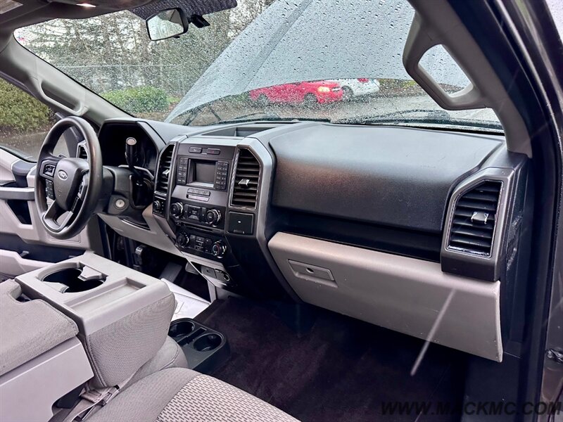 2017 Ford F-150 XLT Crew cab 5.0 V8 4x4 Low Miles   - Photo 2 - Hillsboro, OR 97123