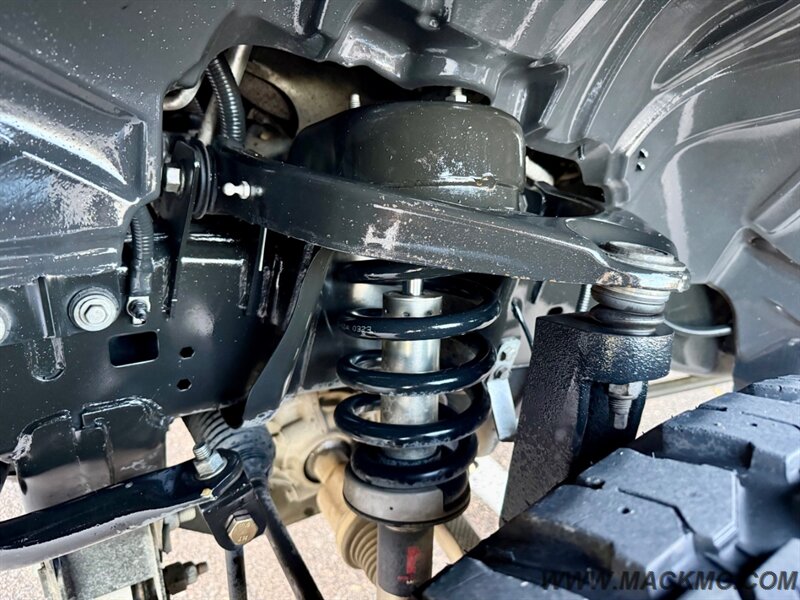 2018 RAM 1500 4x4 Lifted Rough Country Kit 35'S MTs   - Photo 12 - Hillsboro, OR 97123