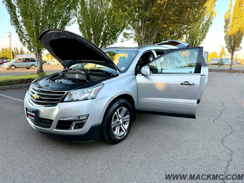 2016 Chevrolet Traverse LT 3Rd Row Seating Leather Back Up cam   - Photo 22 - Hillsboro, OR 97123