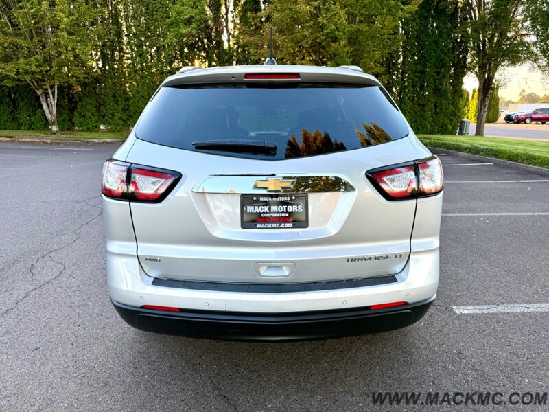 2016 Chevrolet Traverse LT 3Rd Row Seating Leather Back Up cam   - Photo 8 - Hillsboro, OR 97123