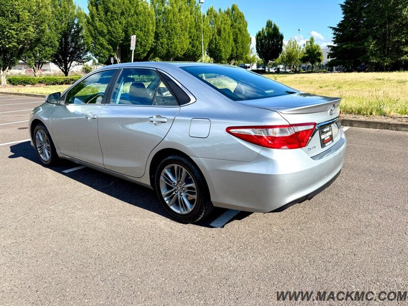 2016 Toyota Camry SE   - Photo 11 - Hillsboro, OR 97123