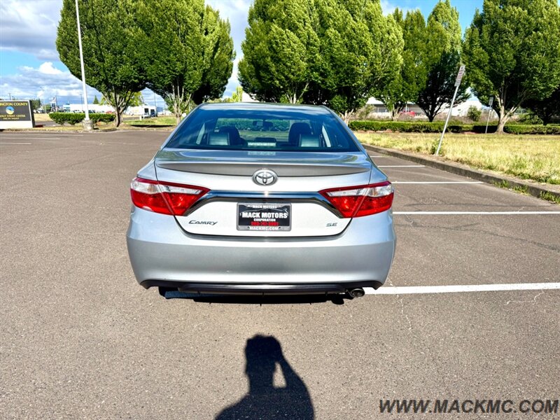 2016 Toyota Camry SE   - Photo 9 - Hillsboro, OR 97123