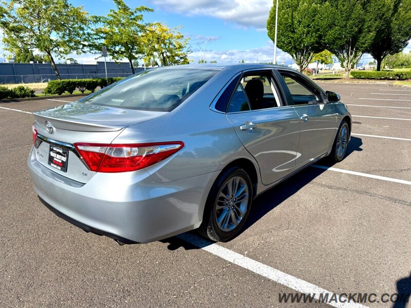 2016 Toyota Camry SE   - Photo 8 - Hillsboro, OR 97123