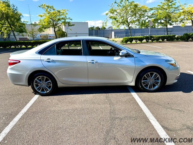 2016 Toyota Camry SE   - Photo 6 - Hillsboro, OR 97123