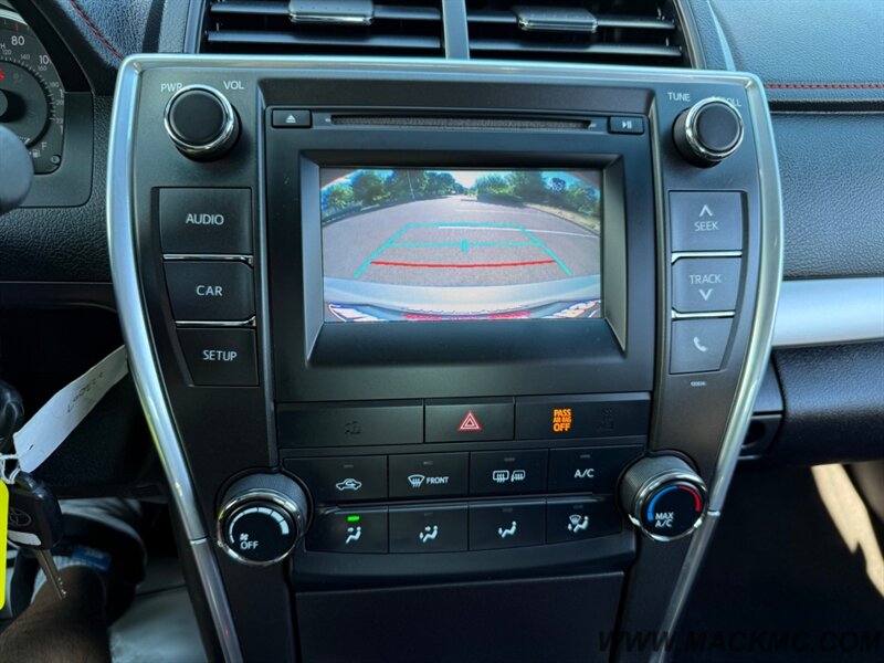 2016 Toyota Camry SE   - Photo 16 - Hillsboro, OR 97123