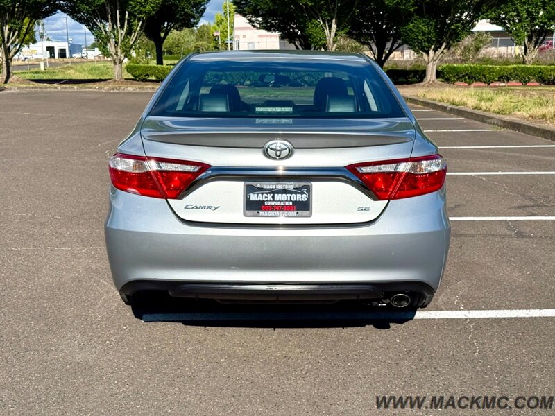 2016 Toyota Camry SE   - Photo 10 - Hillsboro, OR 97123