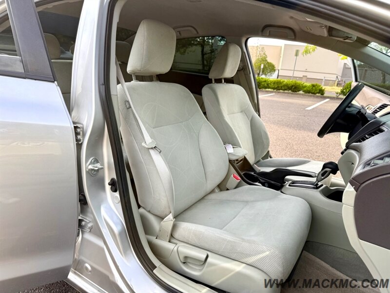 2012 Honda Civic LX Low Miles 2-Owner 39-MPG   - Photo 17 - Hillsboro, OR 97123