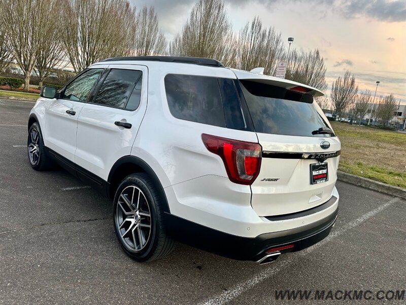 2017 Ford Explorer Sport Loaded Dual Pano Roof Low Miles 3rd Row   - Photo 10 - Hillsboro, OR 97123